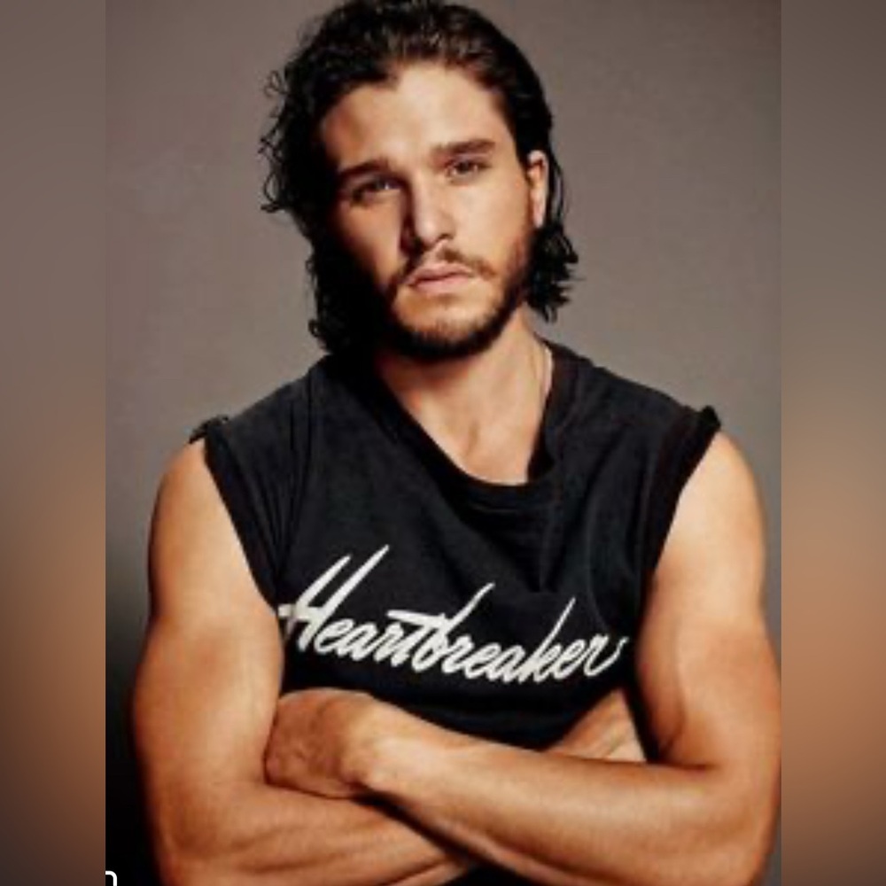 Kit Harrington Heartbreaker Black muscle tee